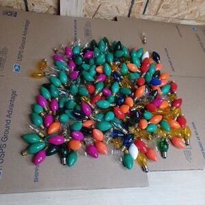235 Lot Colored Christmas Light Bulbs - C 7 Show Light Multicolor Some Blink